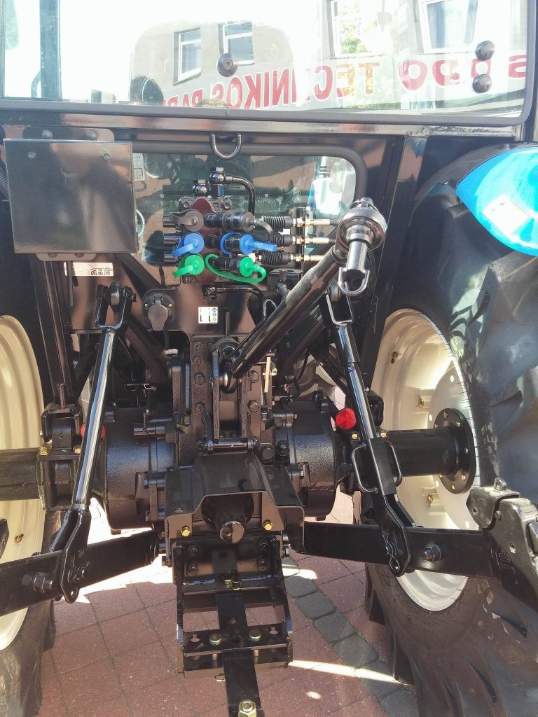 Tractor LS model XU6168 CAB, 68 CP,motor L4C25-T2- Mitsubishi, Tier V tractiune 4x4 - Image 5