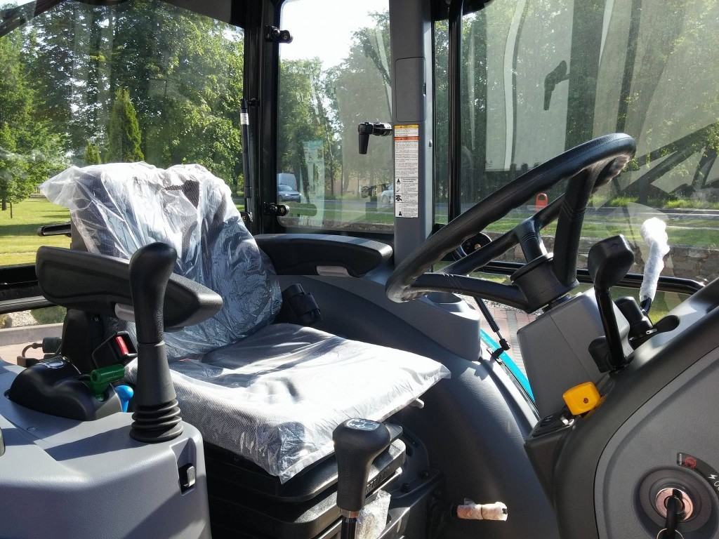 Tractor LS model XU6168 CAB, 68 CP,motor L4C25-T2- Mitsubishi, Tier V tractiune 4x4 - Image 7