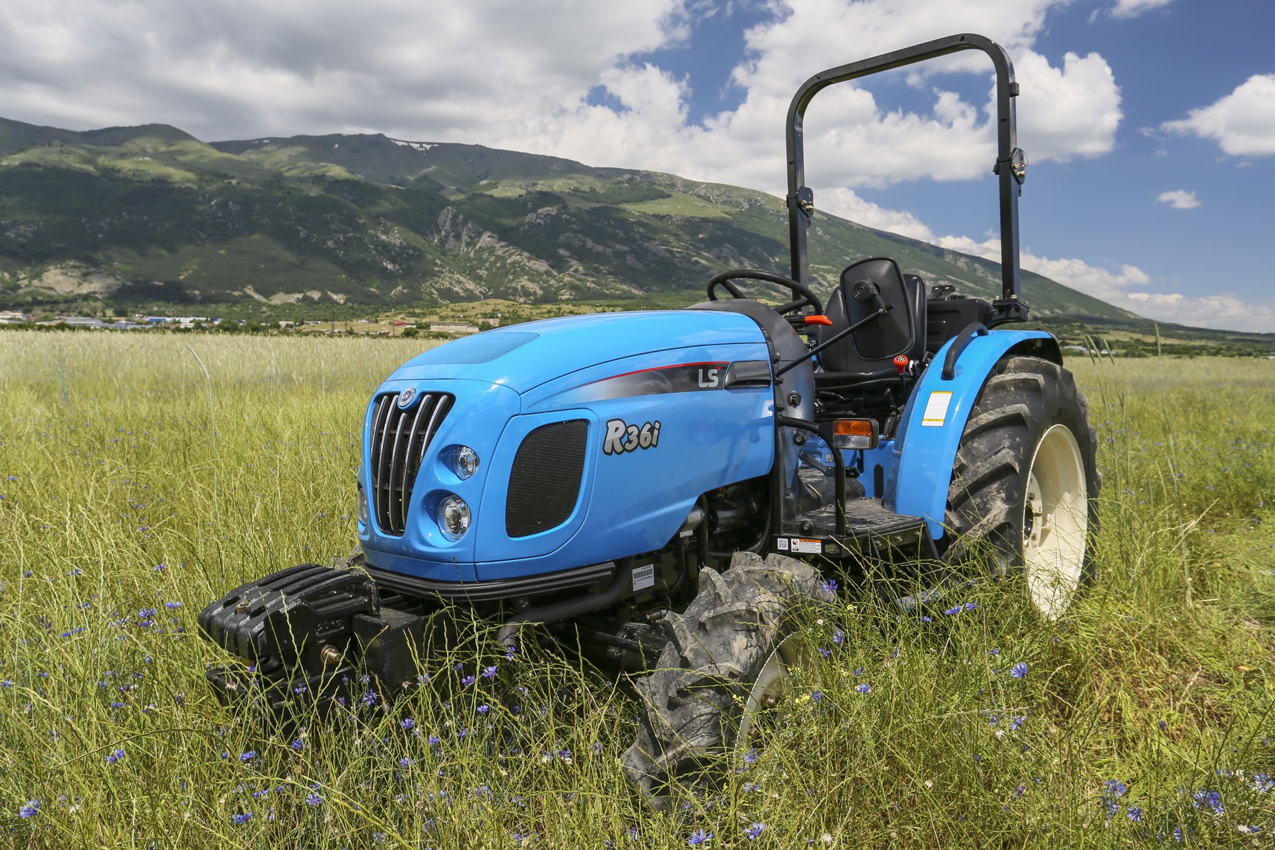 Tractor LS model R36i ROPS, 38.5 CP - Image 6